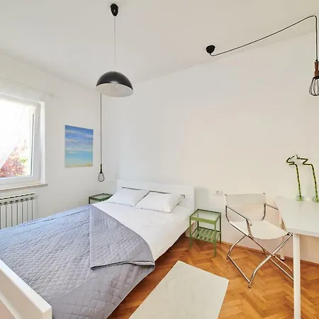 Avantgarden Apartment *